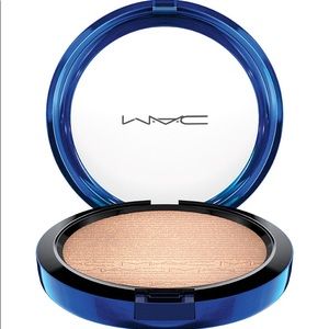 ✨Shaft of Gold✨Mac extra diminish skin finish